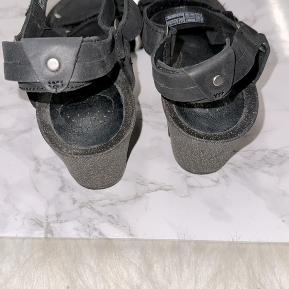 Teva Women's Black Sandals size 9 - Picture 7 of 10